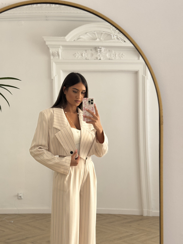 GOSSIP ME beige suit