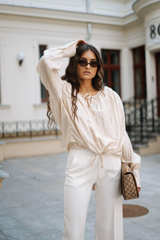 Mila shirt beige