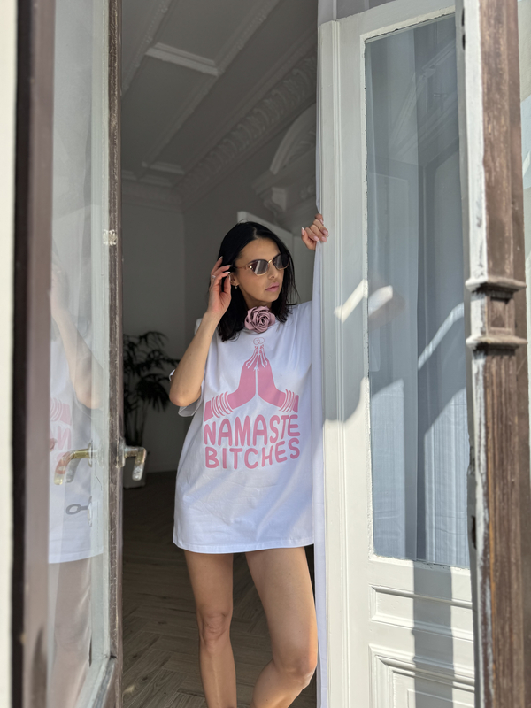 T-shirt  NAMASTE biały